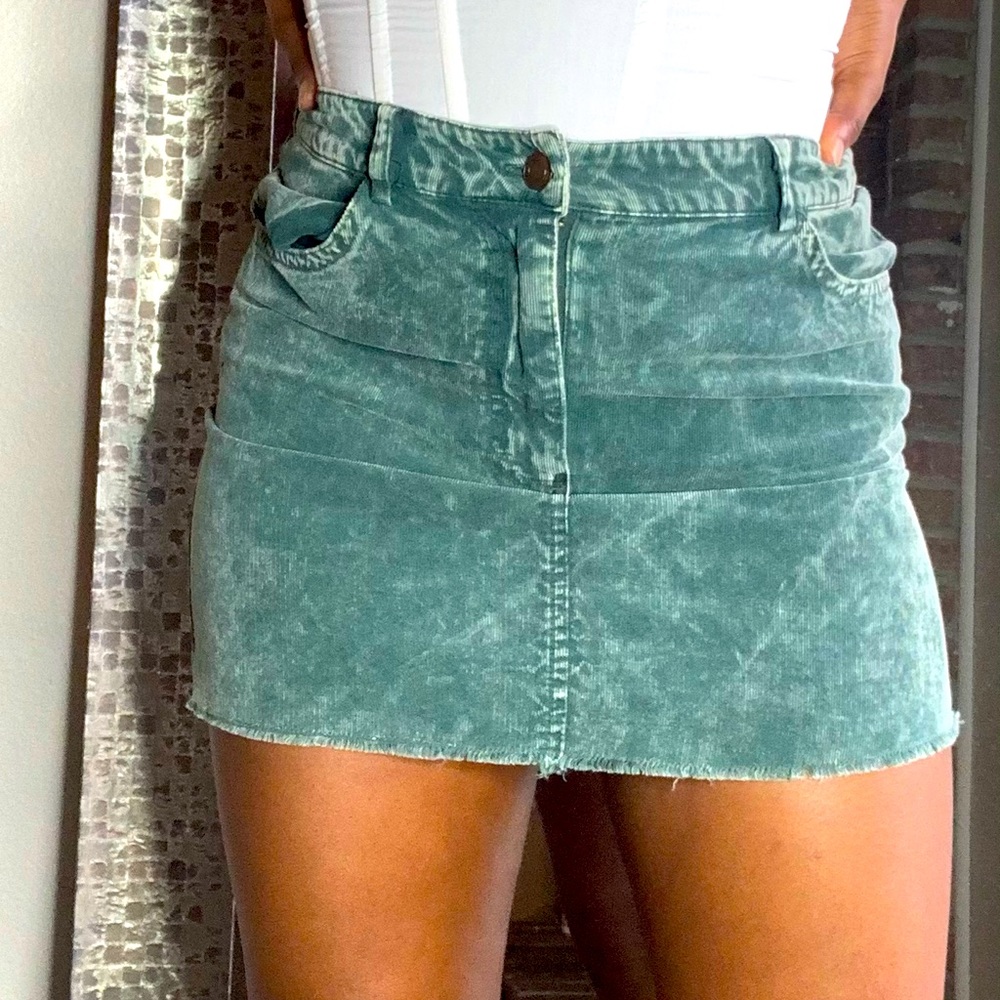 Green vintage mini skirt